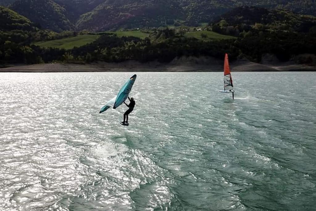 Gite De Charme : La Grange Au Lac Azur Treffort  ภายนอก รูปภาพ