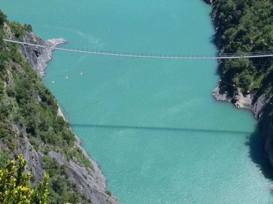 Gite De Charme : La Grange Au Lac Azur Treffort  ภายนอก รูปภาพ