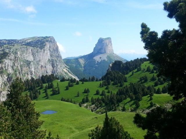 Gite De Charme : La Grange Au Lac Azur Treffort  ภายนอก รูปภาพ